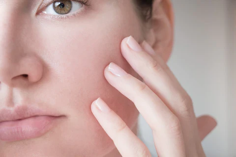 Featured image for post: Dry Skin vs. Oily Skin: What Type Do I Have?
